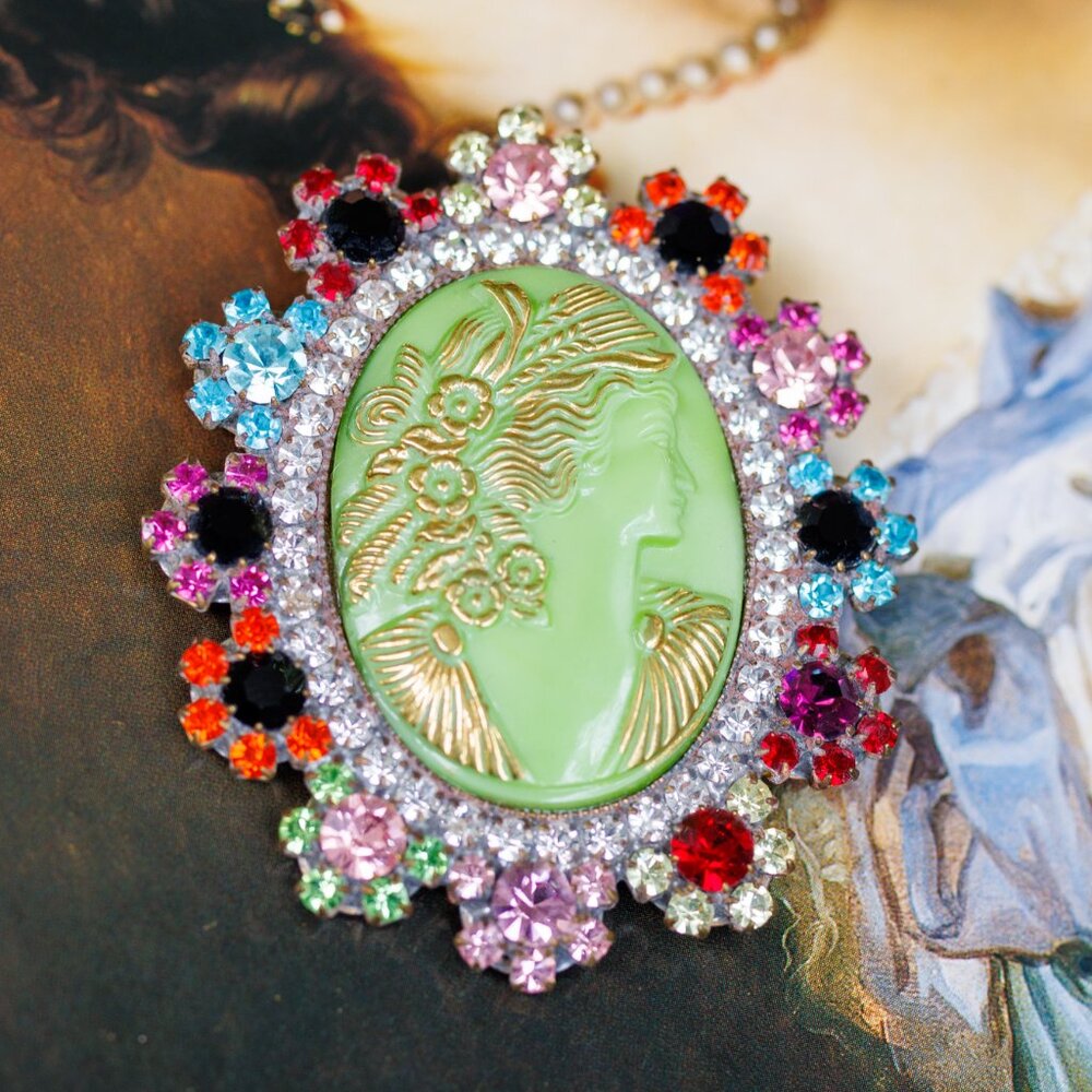 Vintage Czech Cameo Brooch